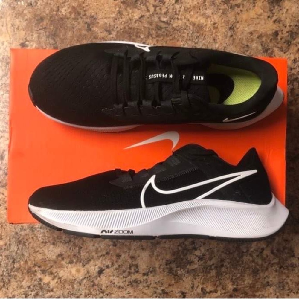 WMNS Nike Air Zoom Pegasus 38   Size 8.. Running Shoe New In Original Box